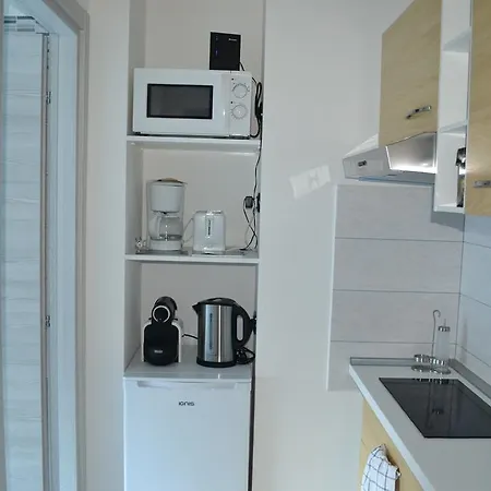 4 Star Apartman *